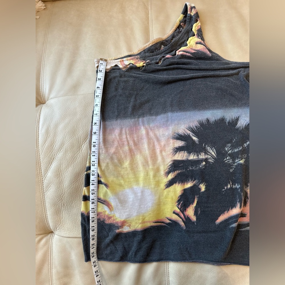 One-Shoulder Sunset Palm Tree Top - Picture 3 of 5